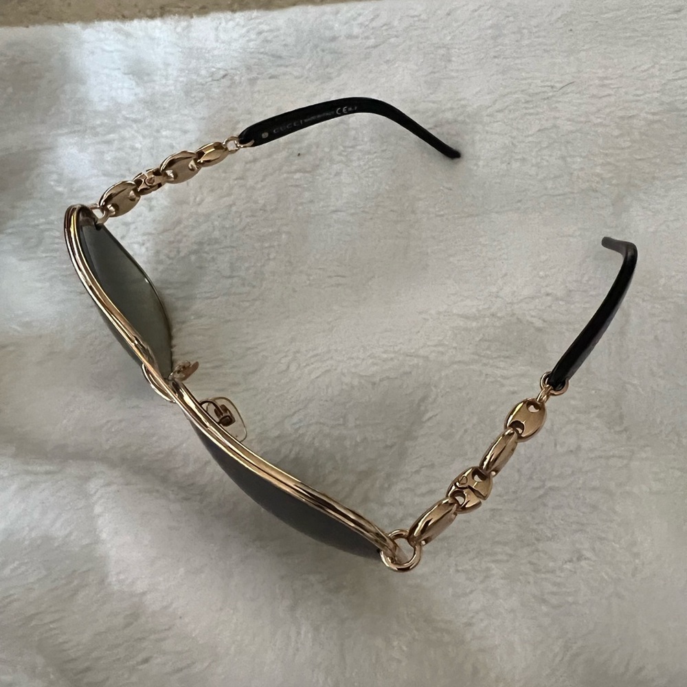 Gucci Black and Gold Marina Chain Aviator Sunglasses⌠Authentic ! - Picture 3 of 16